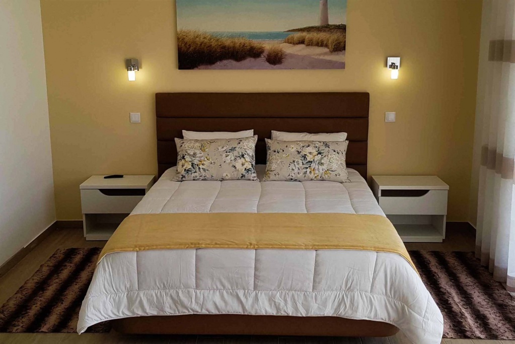 Center Suite bedroom